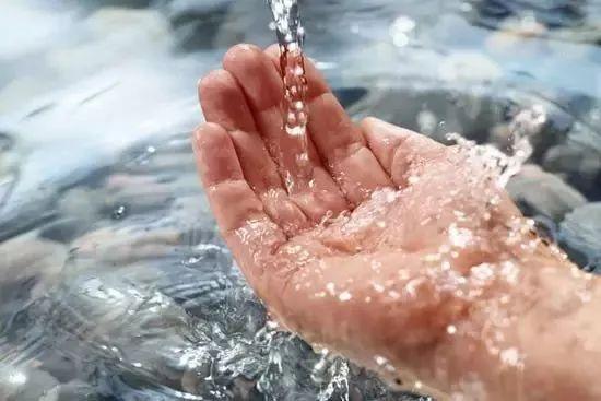 Не игнорируйте влияние качества воды на окрашивание ткани